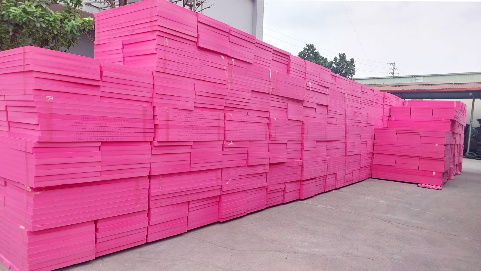 mua-vat-lieu-cach-nhiet-mai-ton-nha-xuong