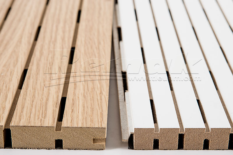 rãnh được thiết kế tiêu âm đặc biệt với những rãnh gỗ song song trên bề mặt ván gỗ